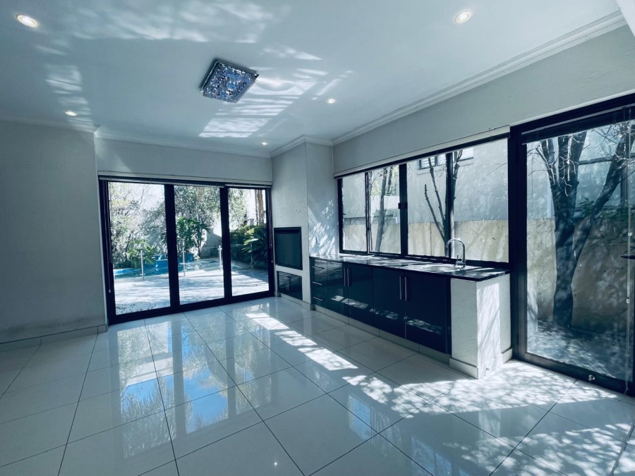 To Let 3 Bedroom Property for Rent in Sandown Gauteng