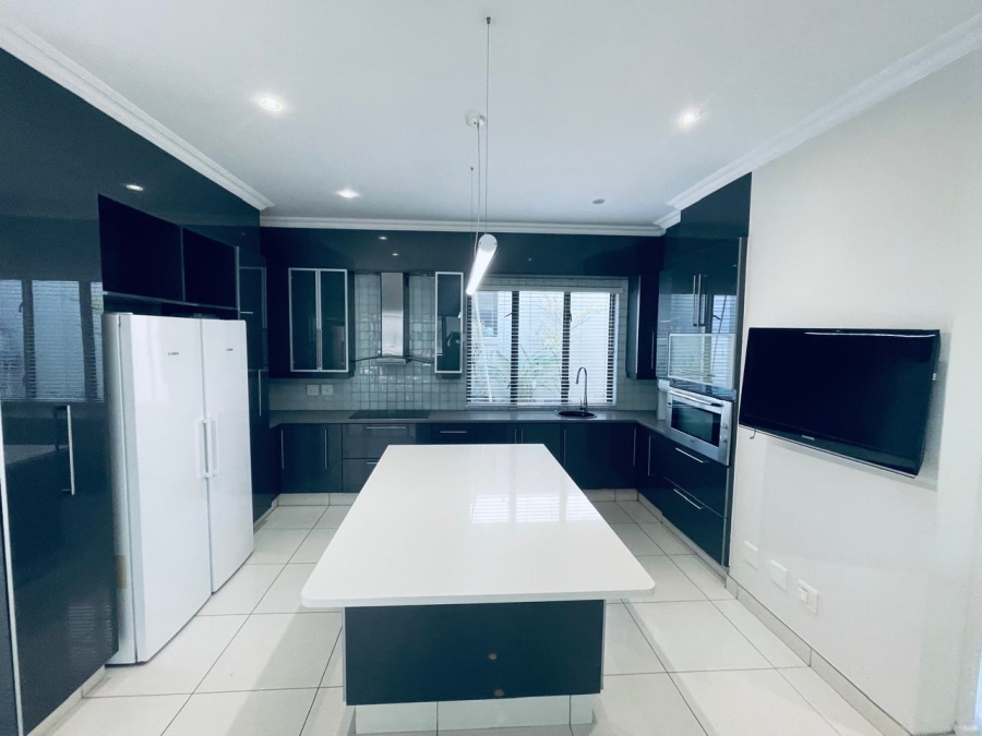To Let 3 Bedroom Property for Rent in Sandown Gauteng