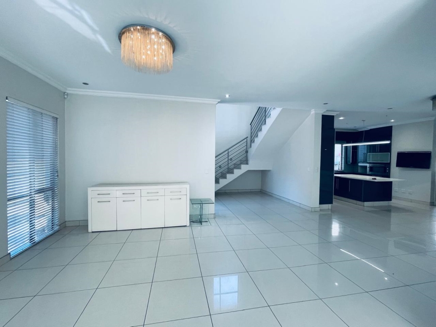 To Let 3 Bedroom Property for Rent in Sandown Gauteng