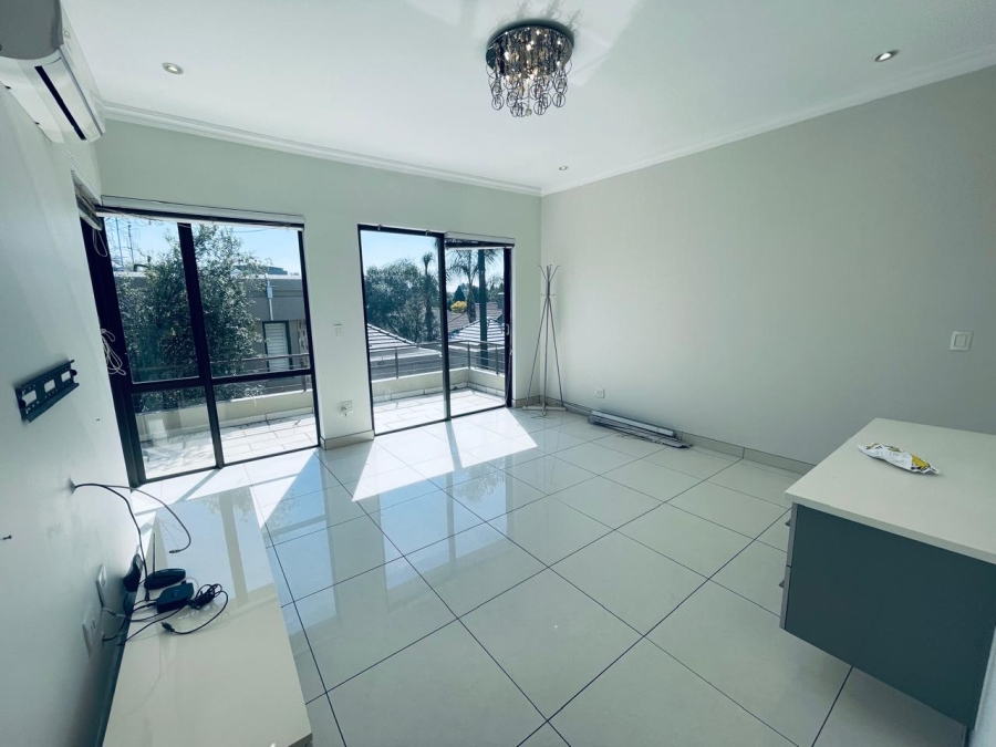 To Let 3 Bedroom Property for Rent in Sandown Gauteng