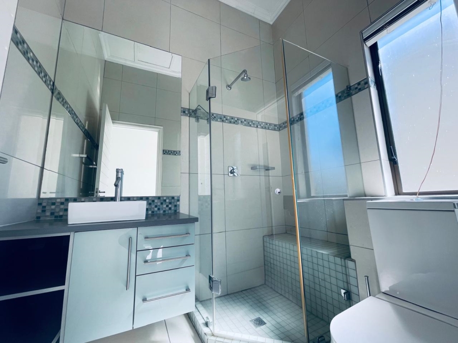 To Let 3 Bedroom Property for Rent in Sandown Gauteng