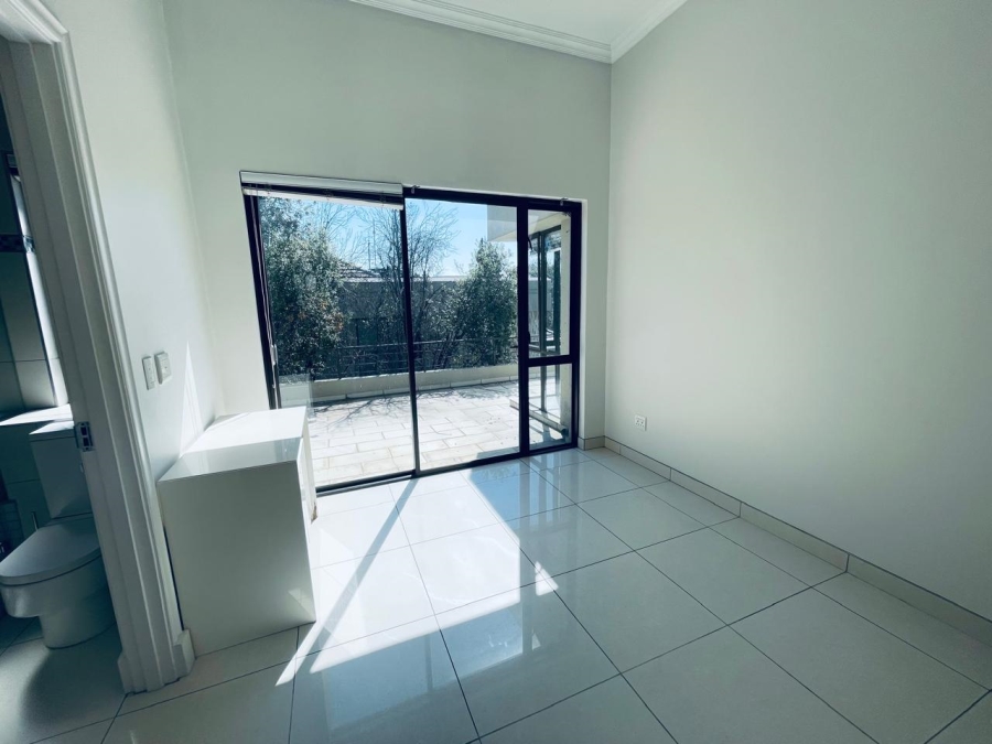To Let 3 Bedroom Property for Rent in Sandown Gauteng