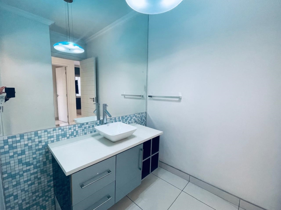 To Let 3 Bedroom Property for Rent in Sandown Gauteng