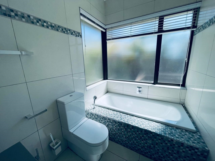 To Let 3 Bedroom Property for Rent in Sandown Gauteng