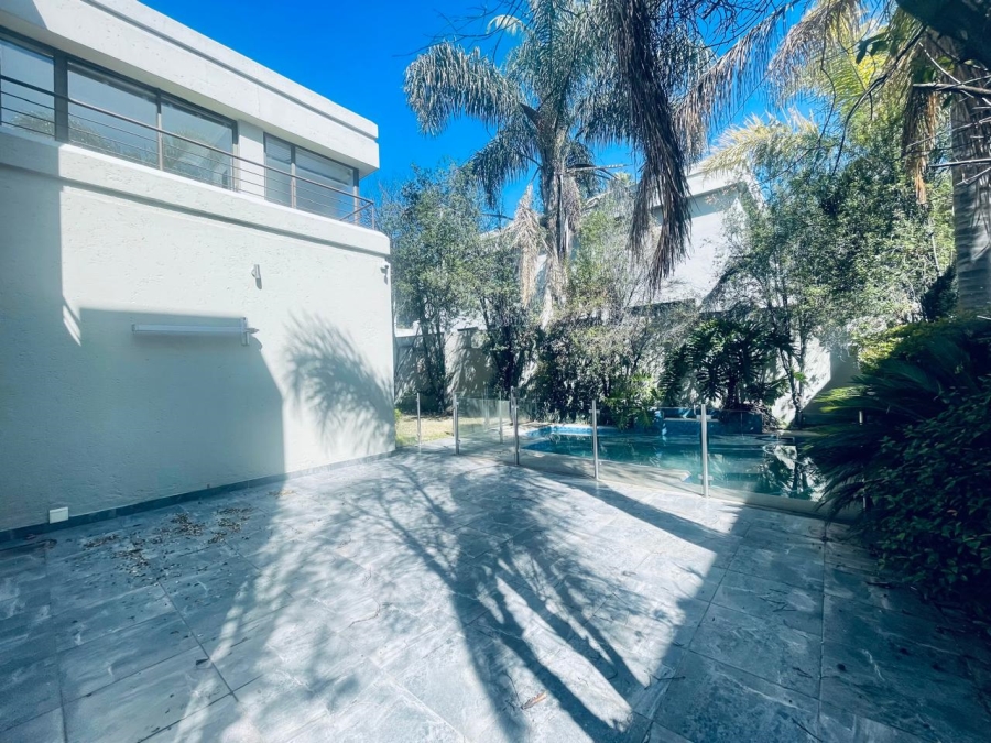 To Let 3 Bedroom Property for Rent in Sandown Gauteng