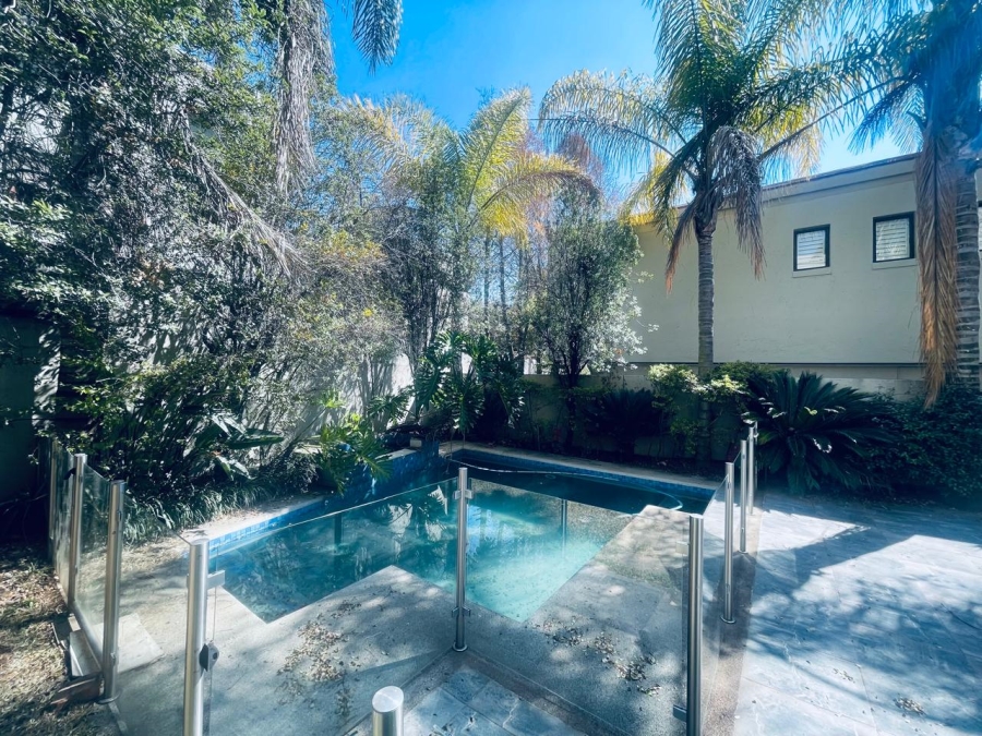 To Let 3 Bedroom Property for Rent in Sandown Gauteng
