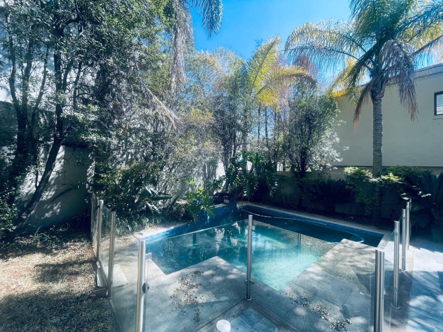 To Let 3 Bedroom Property for Rent in Sandown Gauteng