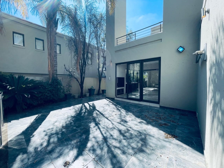 To Let 3 Bedroom Property for Rent in Sandown Gauteng