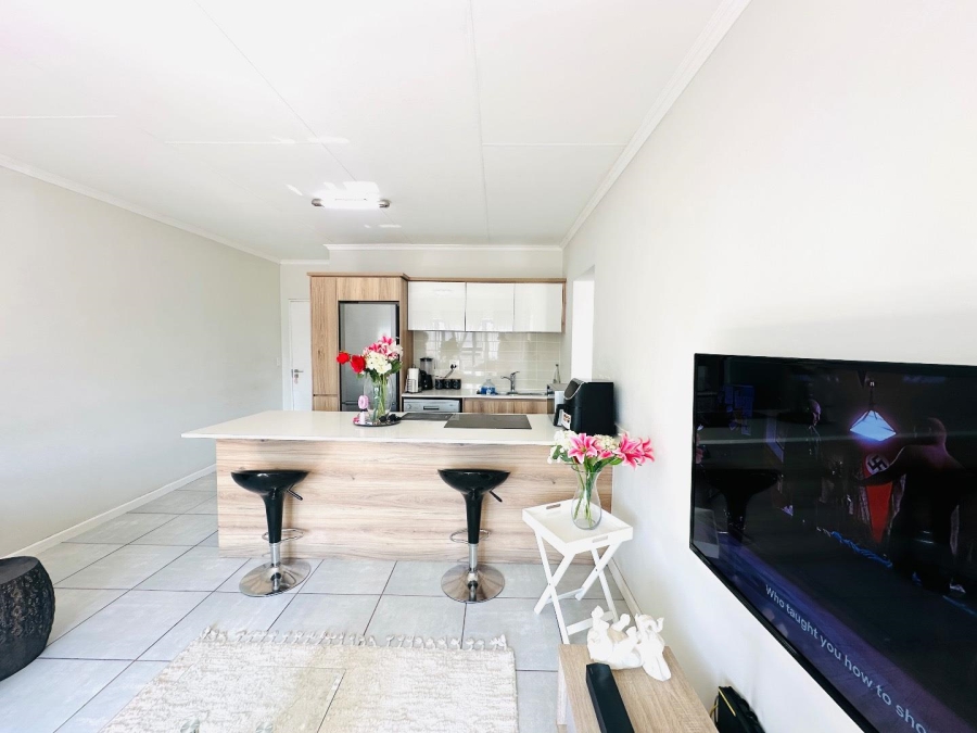 1 Bedroom Property for Sale in Crowthorne AH Gauteng