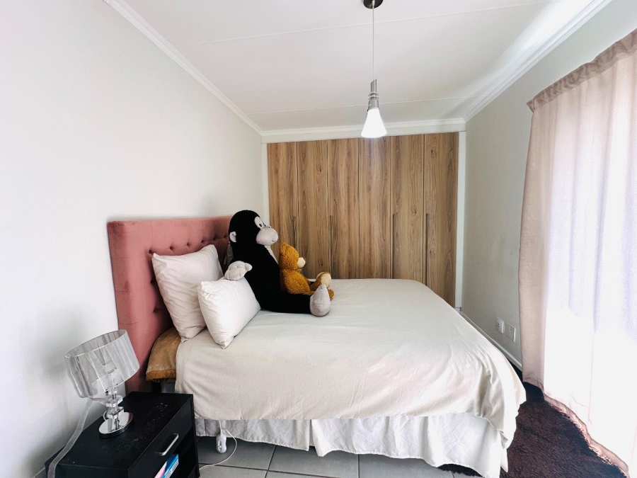 1 Bedroom Property for Sale in Crowthorne AH Gauteng