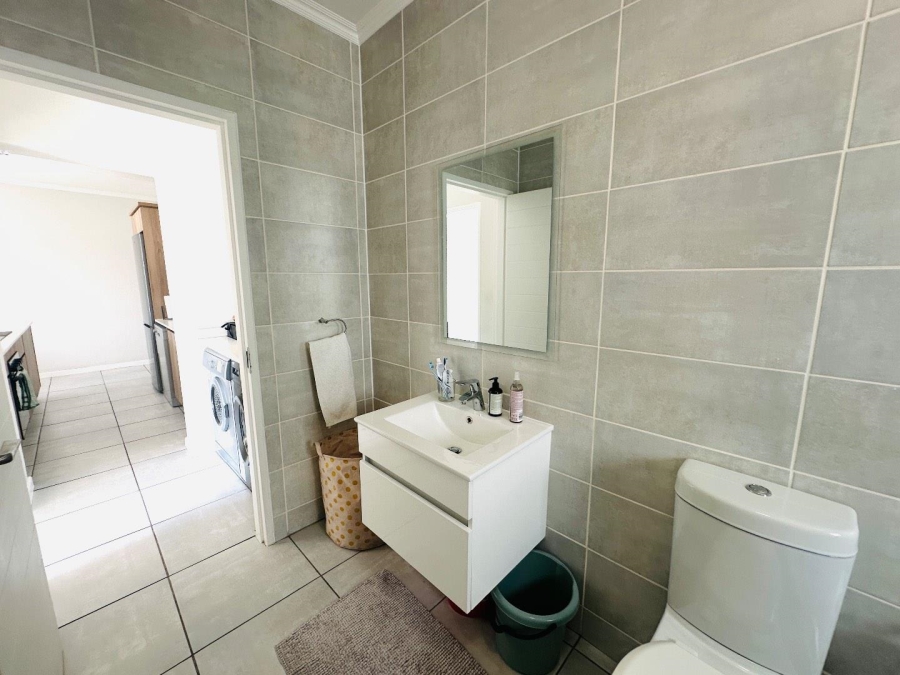 1 Bedroom Property for Sale in Crowthorne AH Gauteng