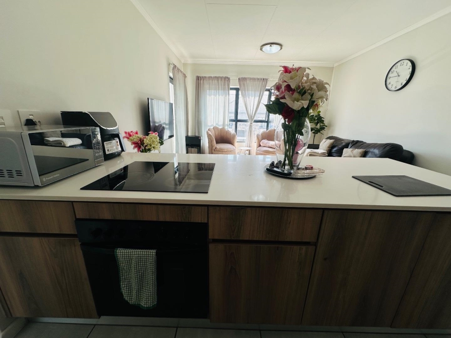 1 Bedroom Property for Sale in Crowthorne AH Gauteng