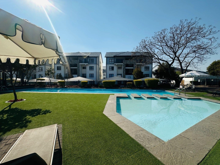 1 Bedroom Property for Sale in Crowthorne AH Gauteng