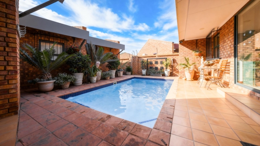 3 Bedroom Property for Sale in Waterkloof Ridge Gauteng