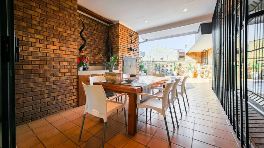 3 Bedroom Property for Sale in Waterkloof Ridge Gauteng