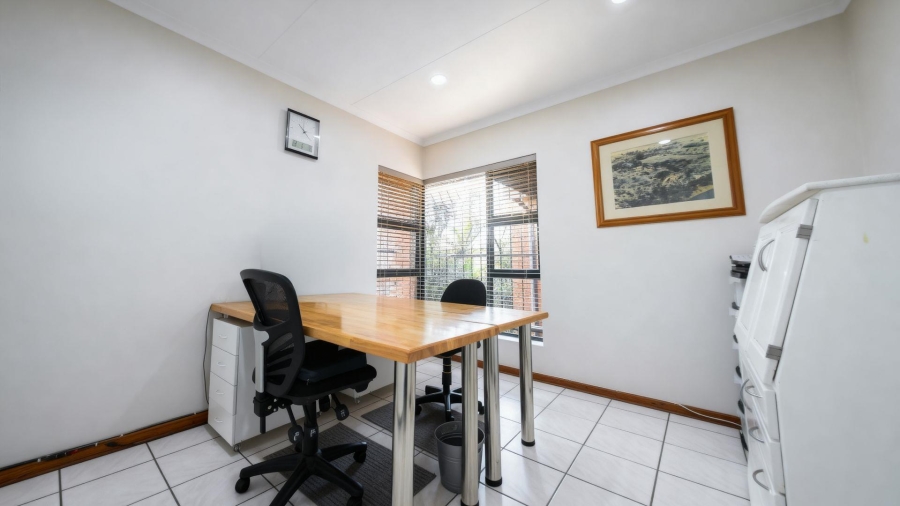 3 Bedroom Property for Sale in Waterkloof Ridge Gauteng