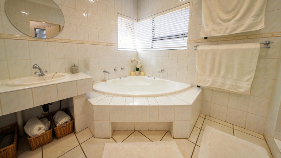 3 Bedroom Property for Sale in Waterkloof Ridge Gauteng