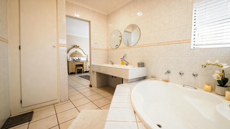 3 Bedroom Property for Sale in Waterkloof Ridge Gauteng
