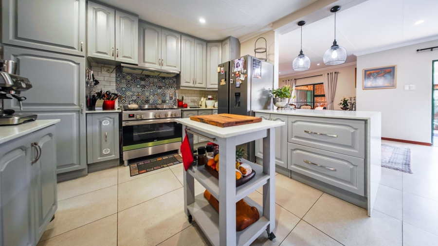 3 Bedroom Property for Sale in Waterkloof Ridge Gauteng