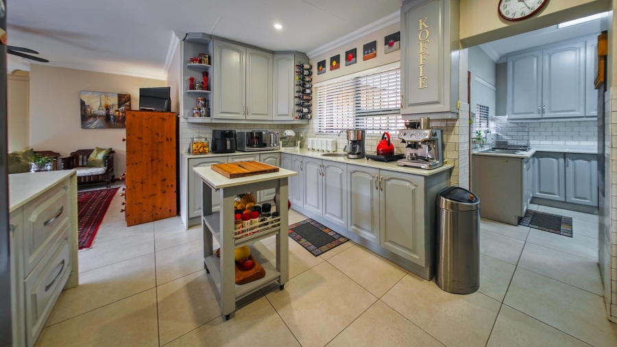 3 Bedroom Property for Sale in Waterkloof Ridge Gauteng