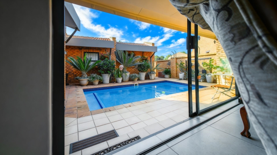 3 Bedroom Property for Sale in Waterkloof Ridge Gauteng