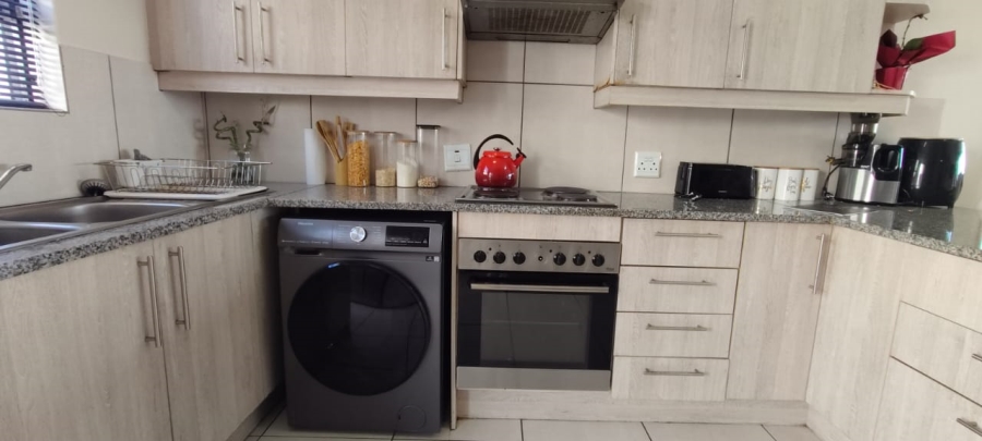 2 Bedroom Property for Sale in Mayberry Park Gauteng