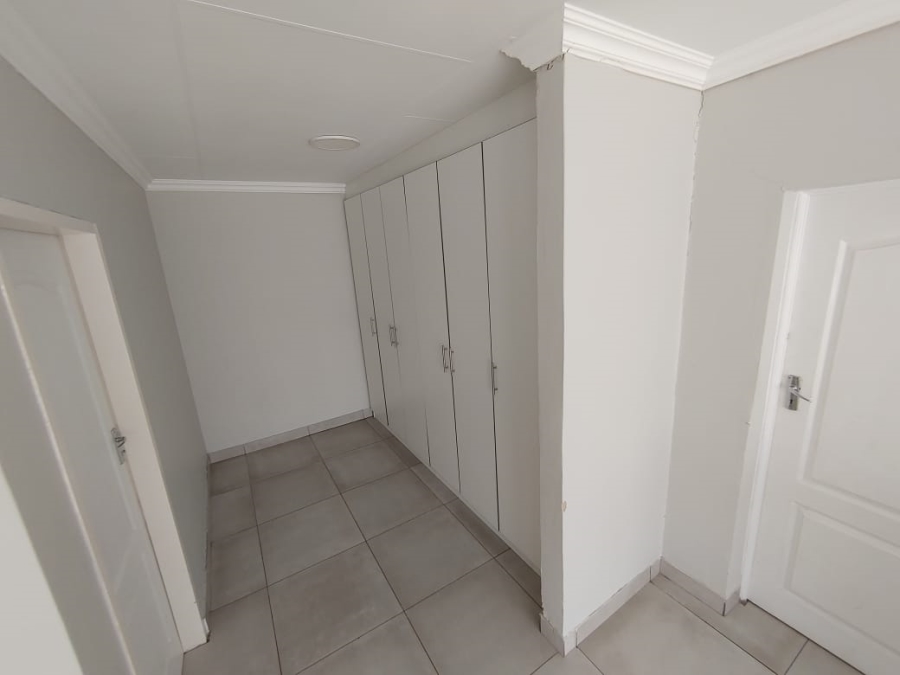 3 Bedroom Property for Sale in Boltonwold Gauteng