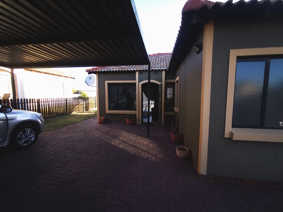 To Let 3 Bedroom Property for Rent in Meyersig Lifestyle Estate Gauteng