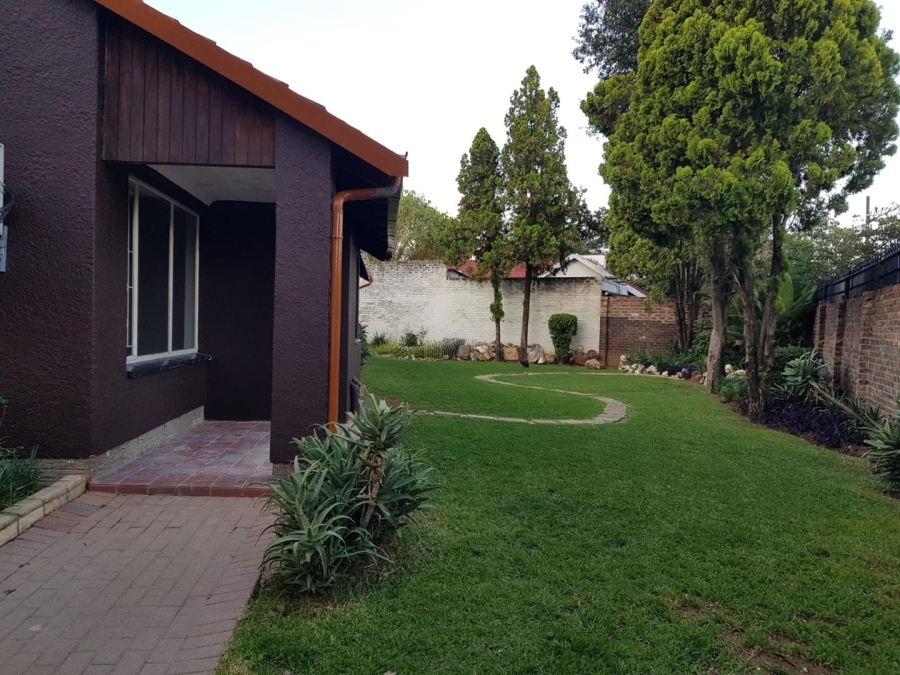 To Let 1 Bedroom Property for Rent in Bordeaux Gauteng