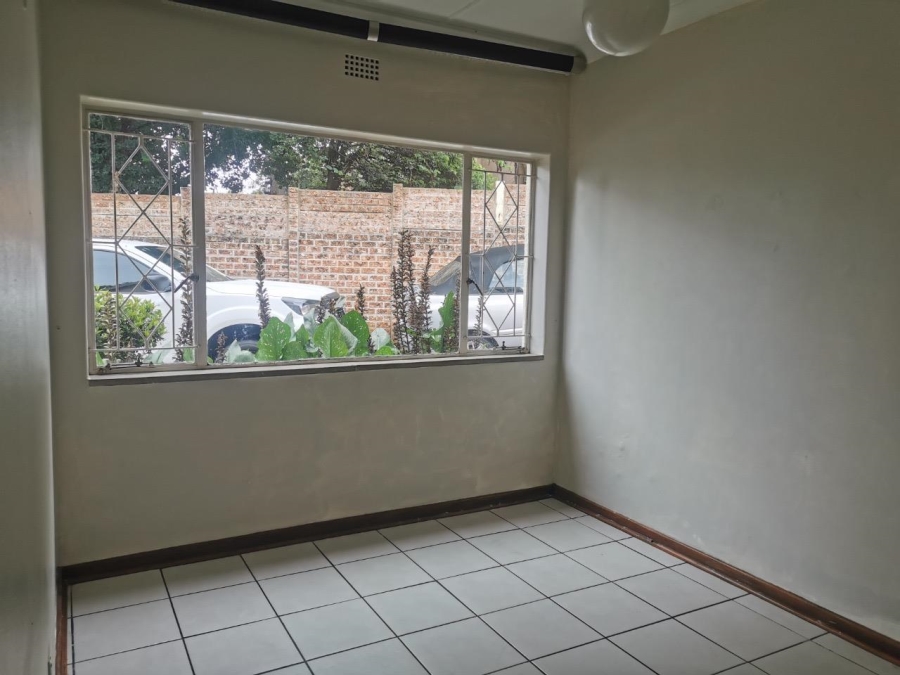 To Let 1 Bedroom Property for Rent in Bordeaux Gauteng