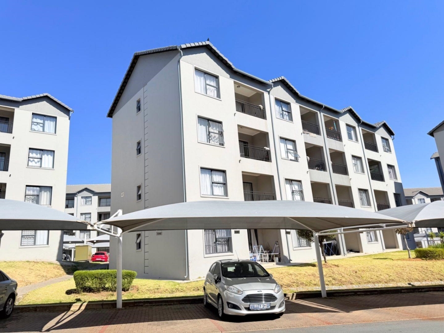 2 Bedroom Property for Sale in Erand Gardens Gauteng
