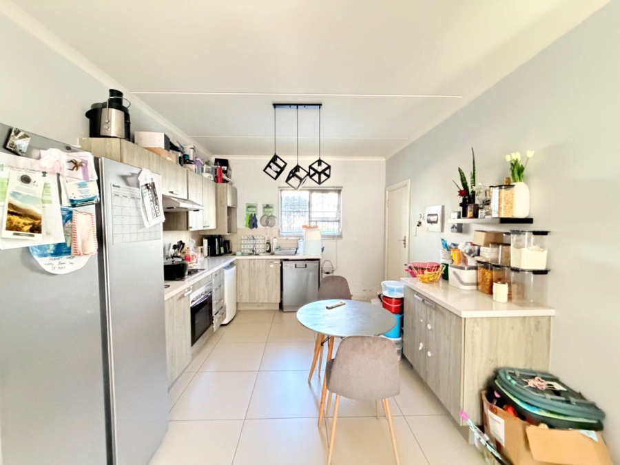 2 Bedroom Property for Sale in Erand Gardens Gauteng