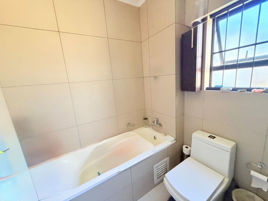 2 Bedroom Property for Sale in Erand Gardens Gauteng