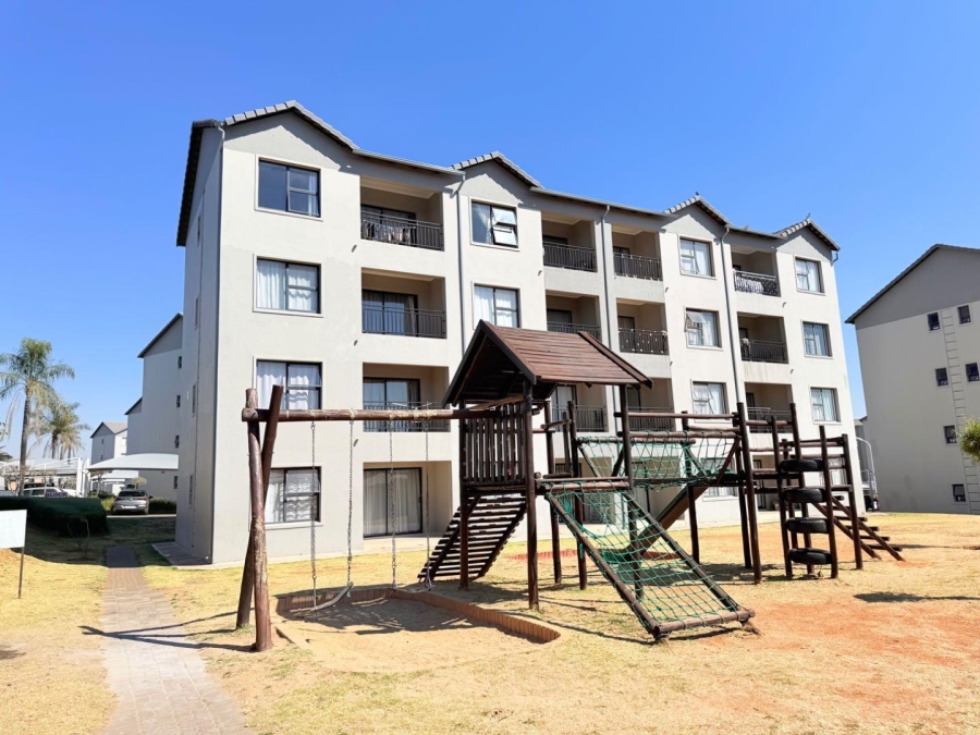 2 Bedroom Property for Sale in Erand Gardens Gauteng