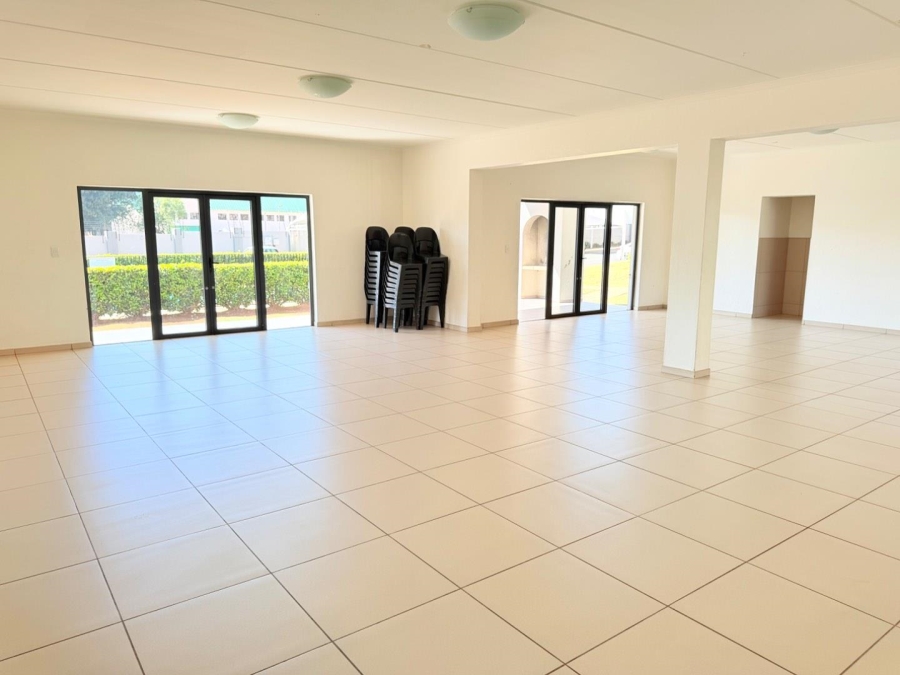 2 Bedroom Property for Sale in Erand Gardens Gauteng