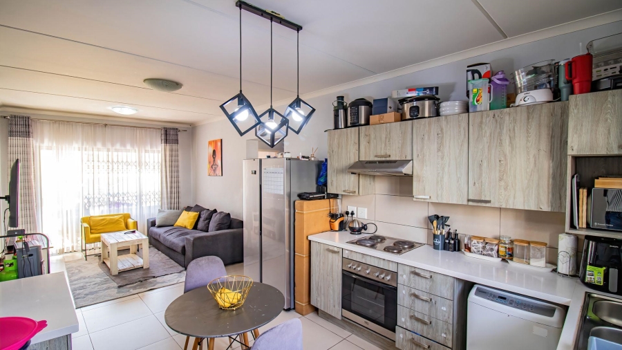 2 Bedroom Property for Sale in Erand Gardens Gauteng