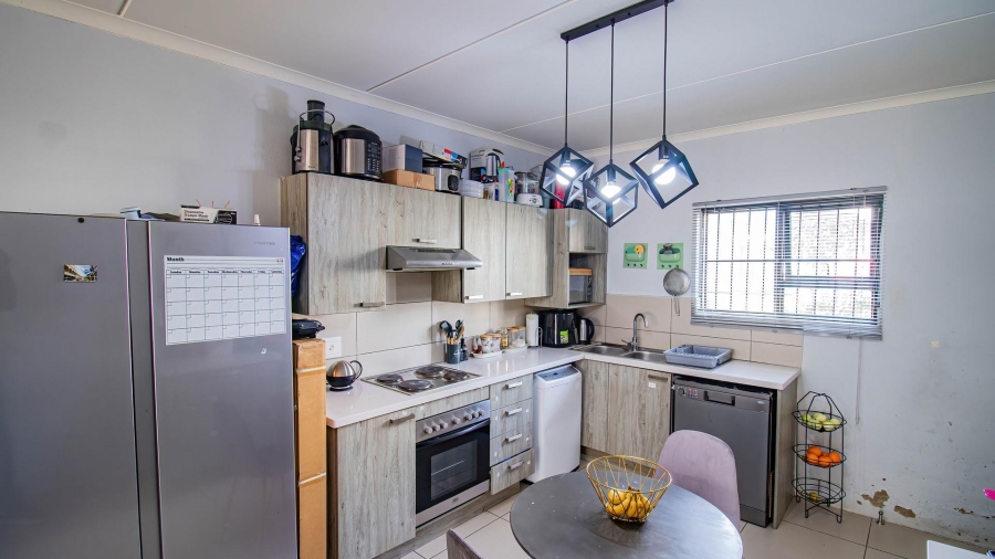 2 Bedroom Property for Sale in Erand Gardens Gauteng
