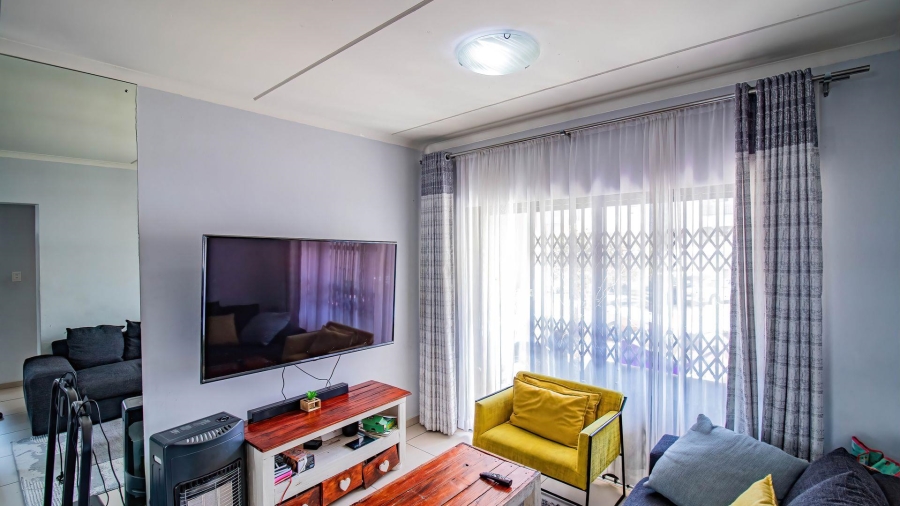 2 Bedroom Property for Sale in Erand Gardens Gauteng