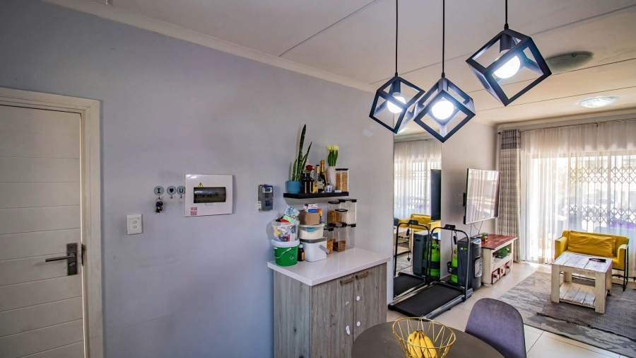 2 Bedroom Property for Sale in Erand Gardens Gauteng