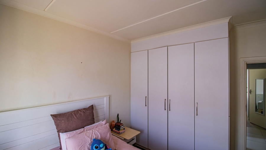 2 Bedroom Property for Sale in Erand Gardens Gauteng