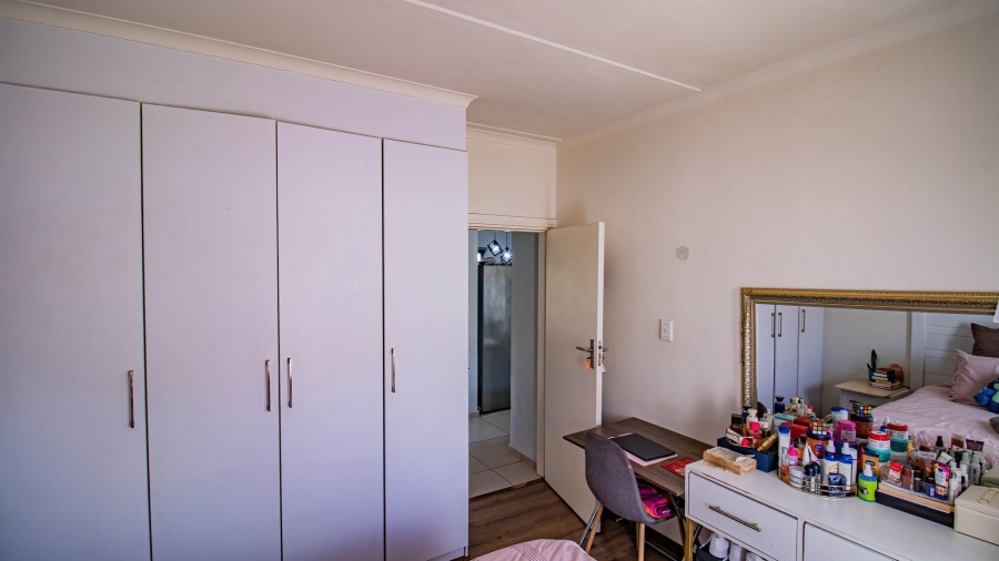 2 Bedroom Property for Sale in Erand Gardens Gauteng
