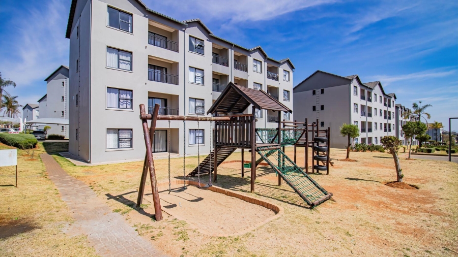 2 Bedroom Property for Sale in Erand Gardens Gauteng