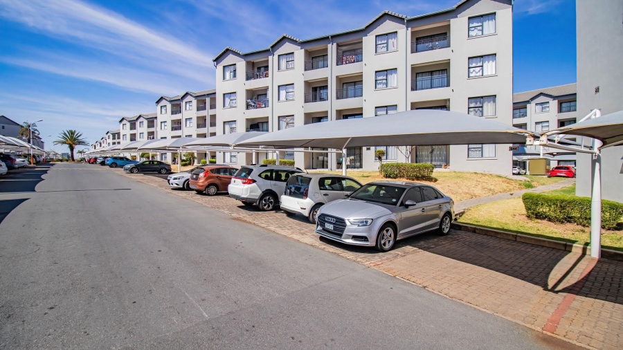 2 Bedroom Property for Sale in Erand Gardens Gauteng