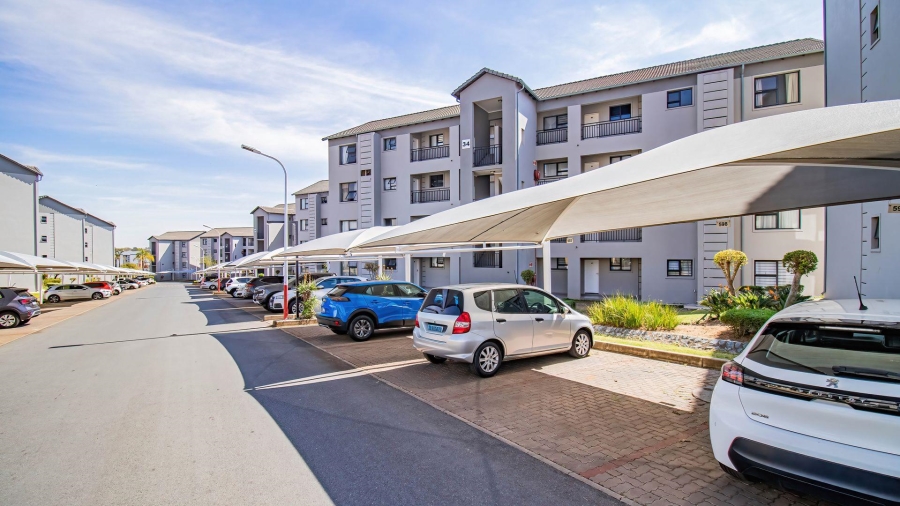 2 Bedroom Property for Sale in Erand Gardens Gauteng