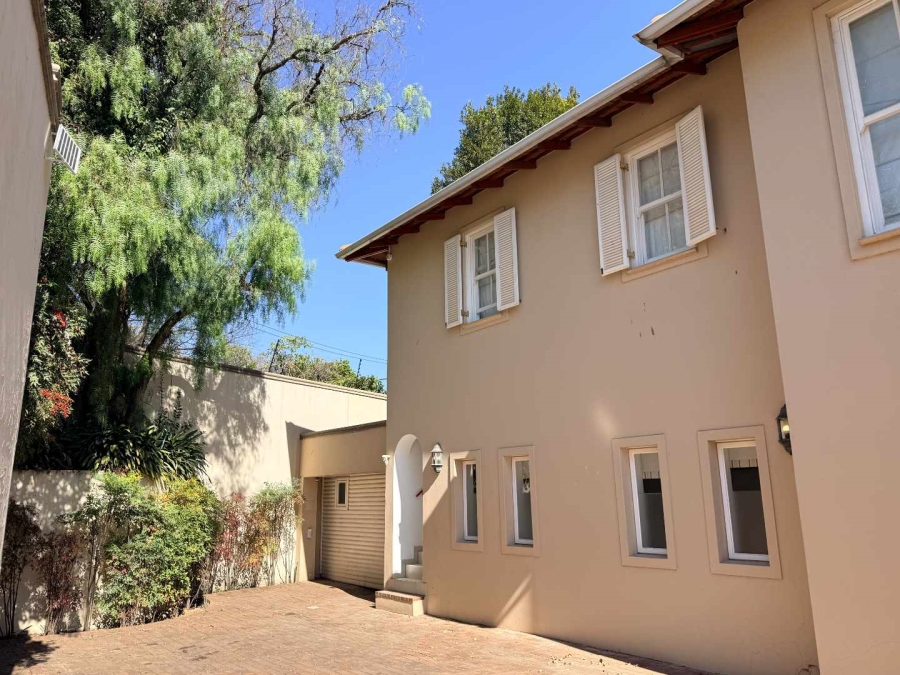 To Let 8 Bedroom Property for Rent in Hyde Park Gauteng