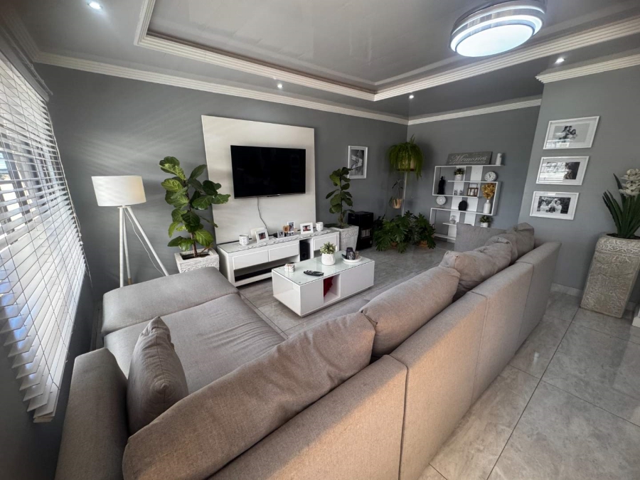4 Bedroom Property for Sale in Brackendowns Gauteng