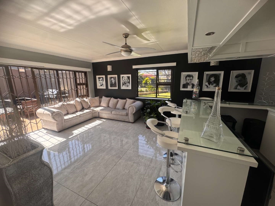 4 Bedroom Property for Sale in Brackendowns Gauteng