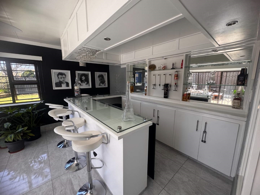 4 Bedroom Property for Sale in Brackendowns Gauteng