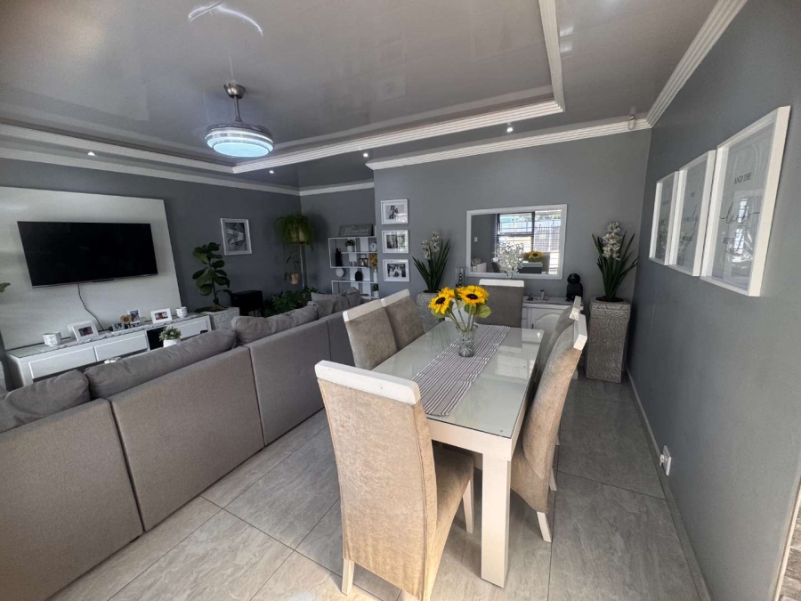 4 Bedroom Property for Sale in Brackendowns Gauteng