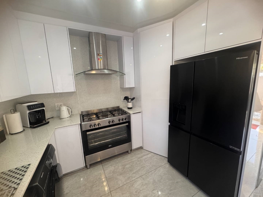 4 Bedroom Property for Sale in Brackendowns Gauteng